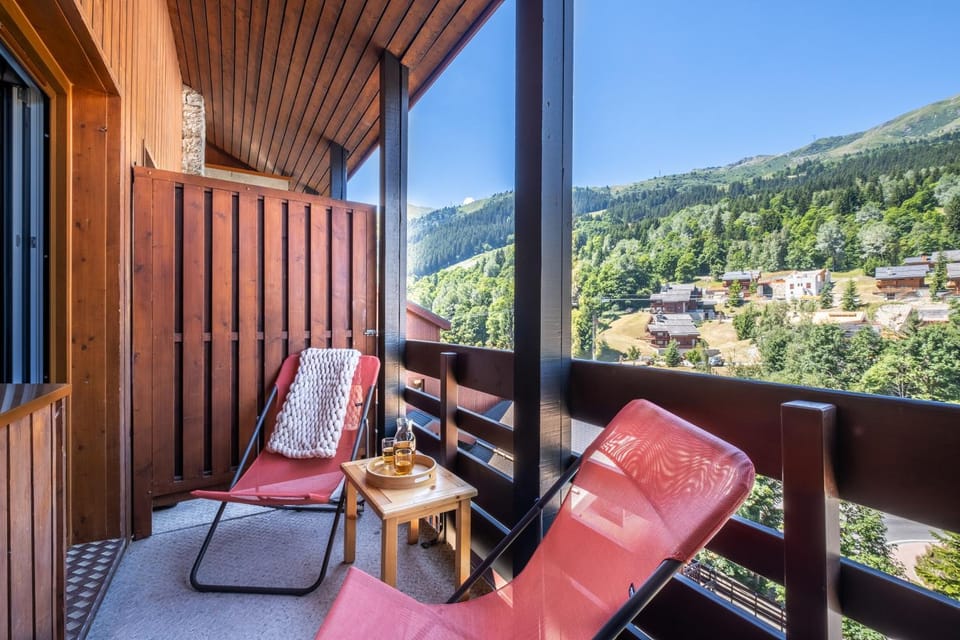 Day, Natural landscape, View (from property/room), Balcony/Terrace, Living room, Seating area, Mountain view