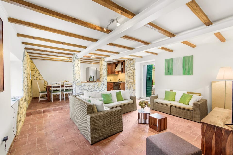 Living room, Photo of the whole room, Seating area