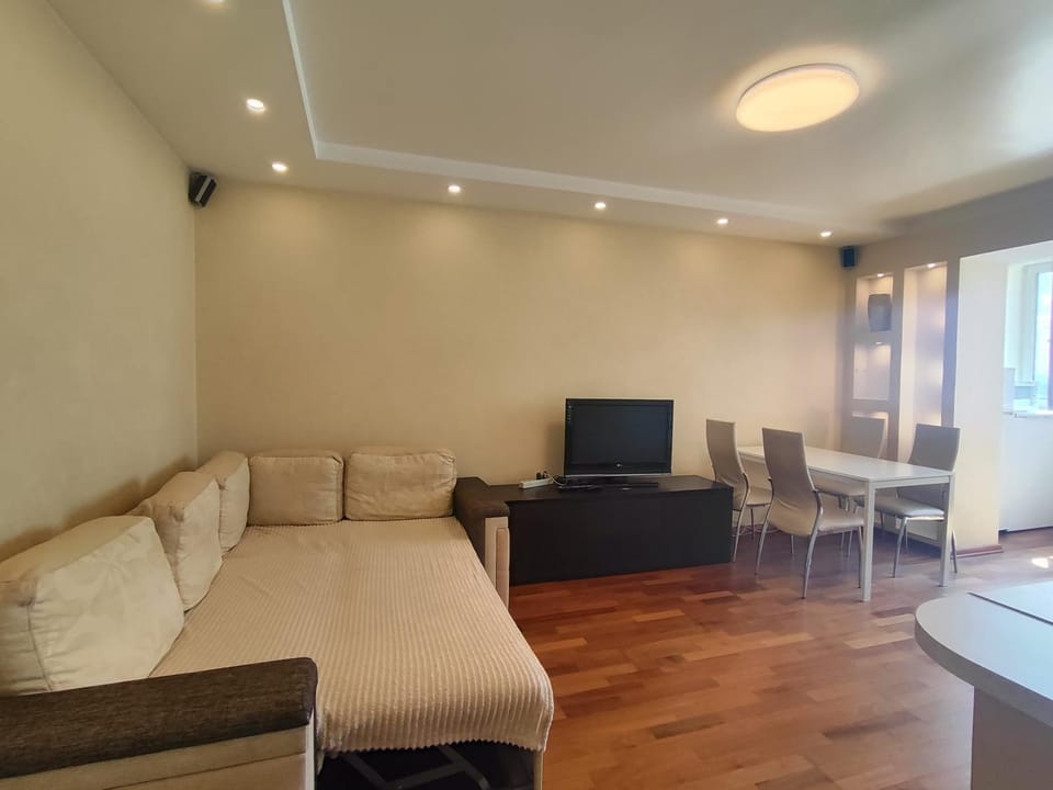 1/10 вулиця Радунська Apartment in Kiev City - Kyiv