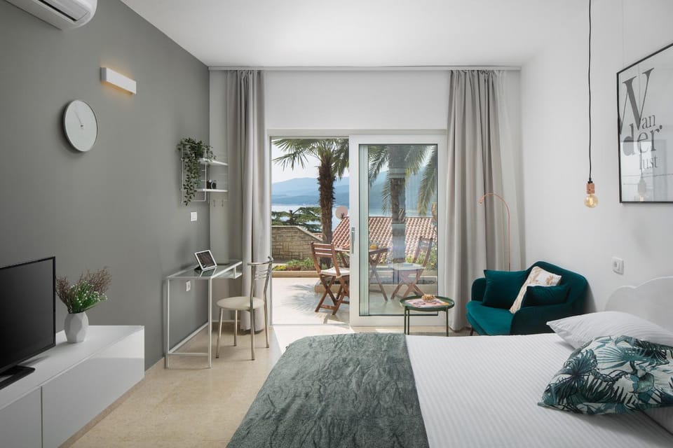 Balcony/Terrace, Living room, Bedroom