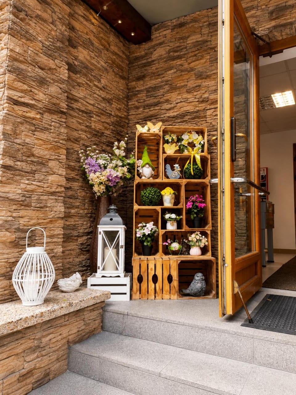 Facade/entrance