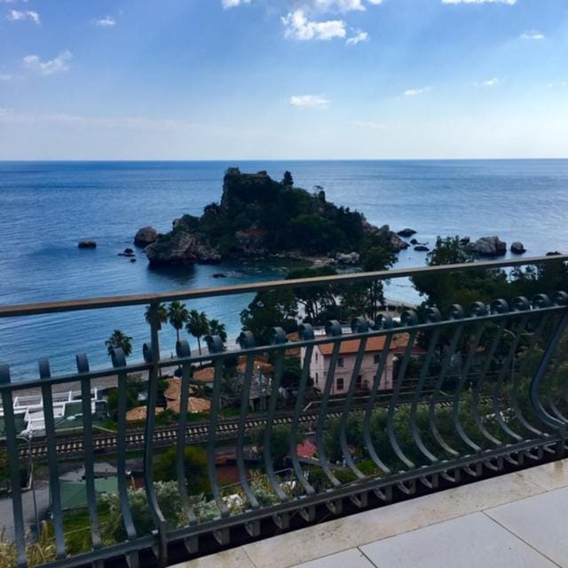 202 luxury terrace view Apartment in Sicily
