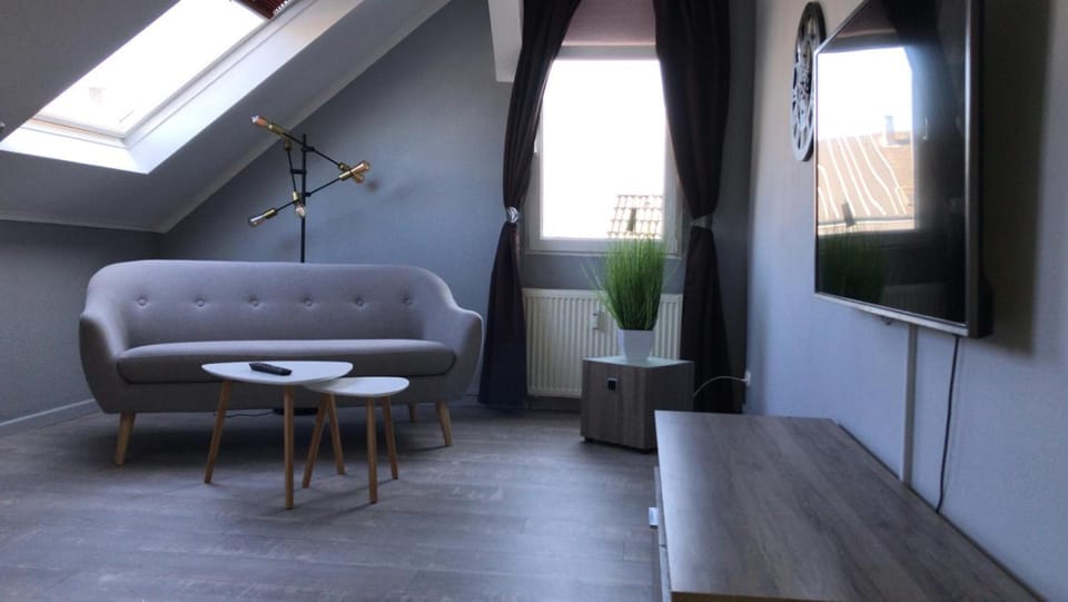 Living room, Decorative detail, Seating area