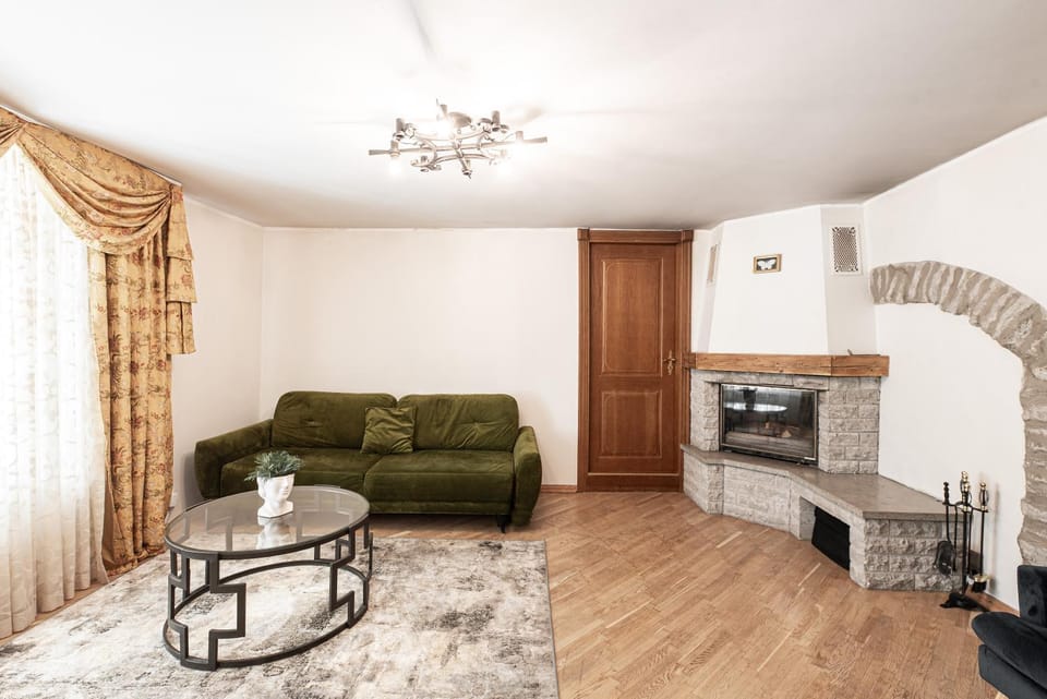 AirHome - Old Dominican Monastery Apartment in Tallinn