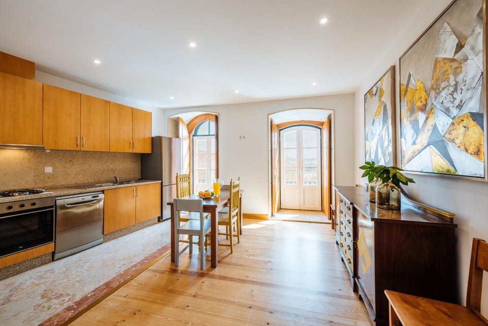 Kitchen or kitchenette, Dining area, River view, River view