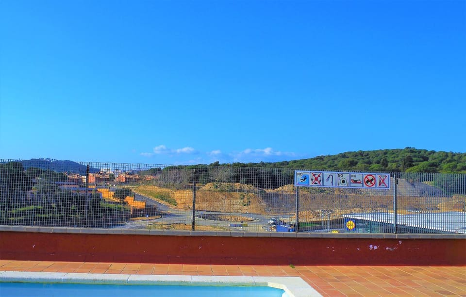 Swimming pool, Swimming pool
