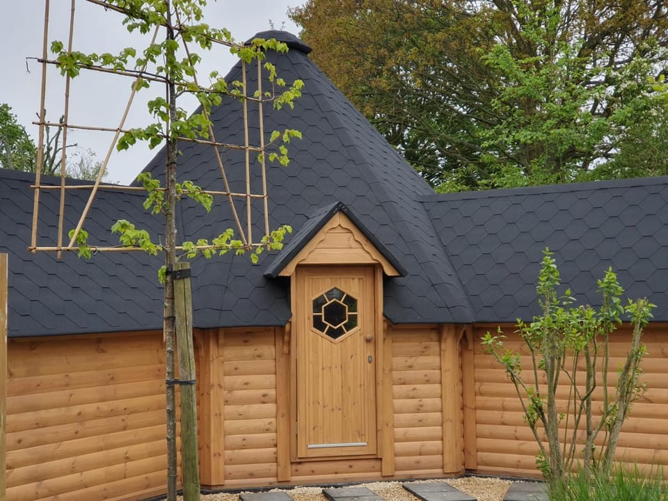 Property building, Day