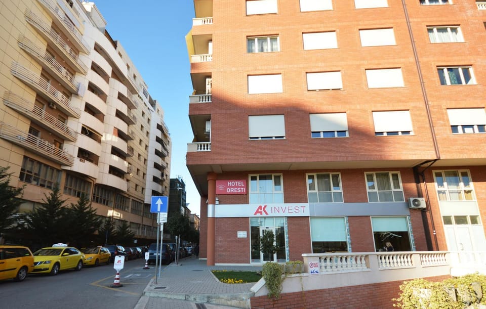 Facade/entrance