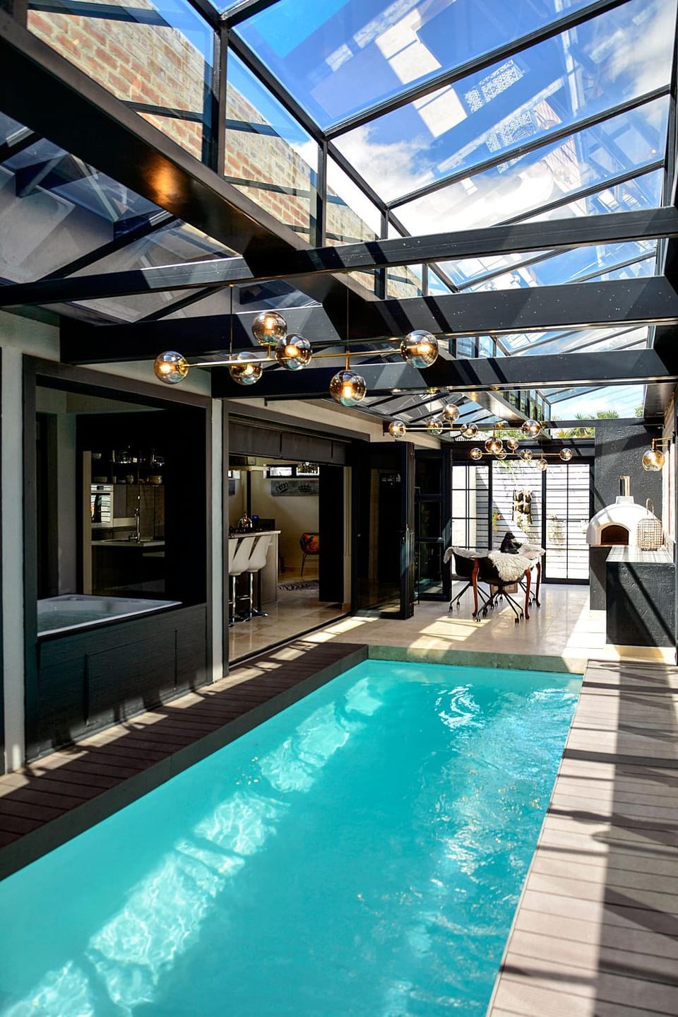 BBQ facilities, Hot Tub, Dining area, Swimming pool
