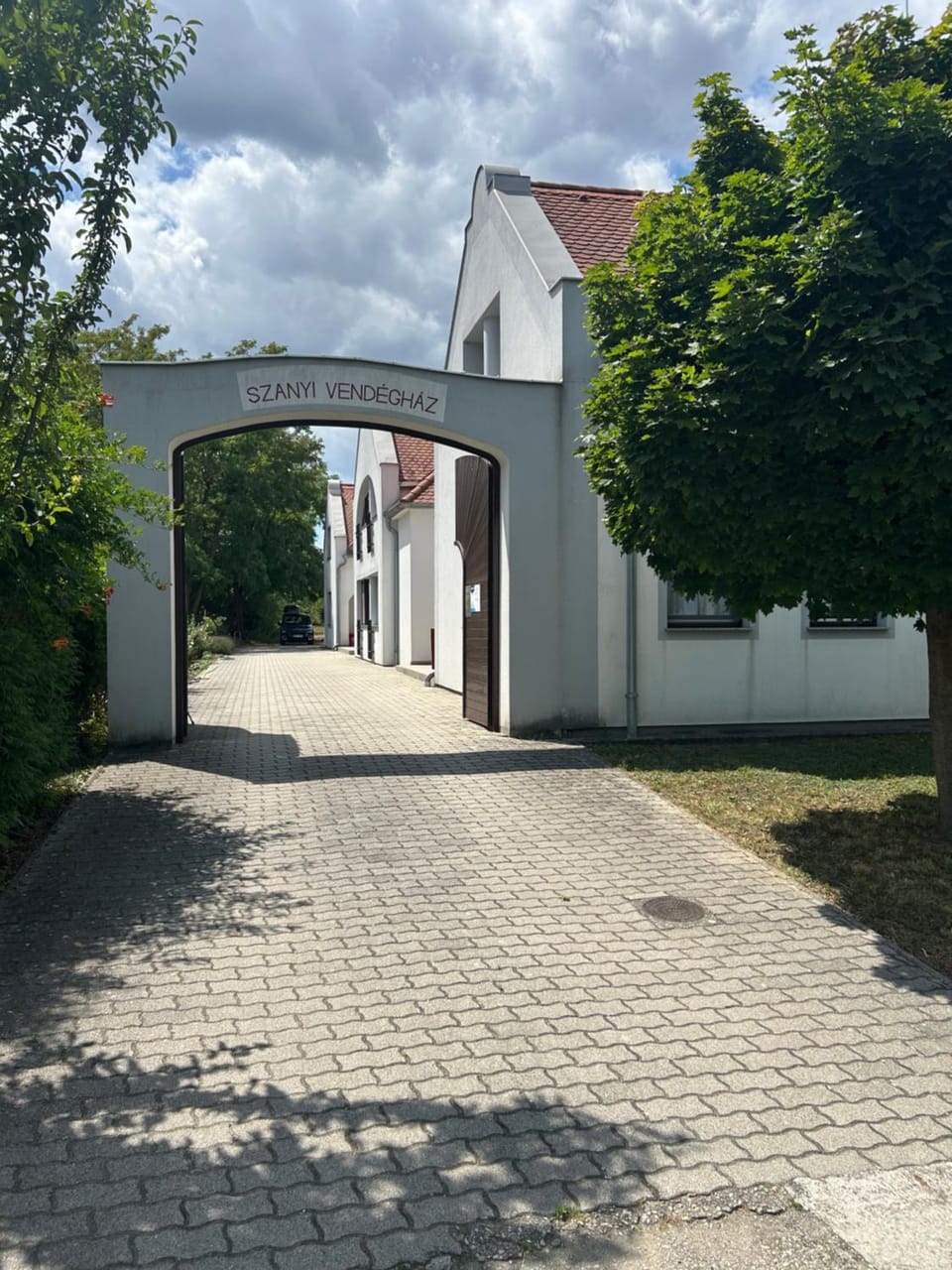Property building, Day, Street view
