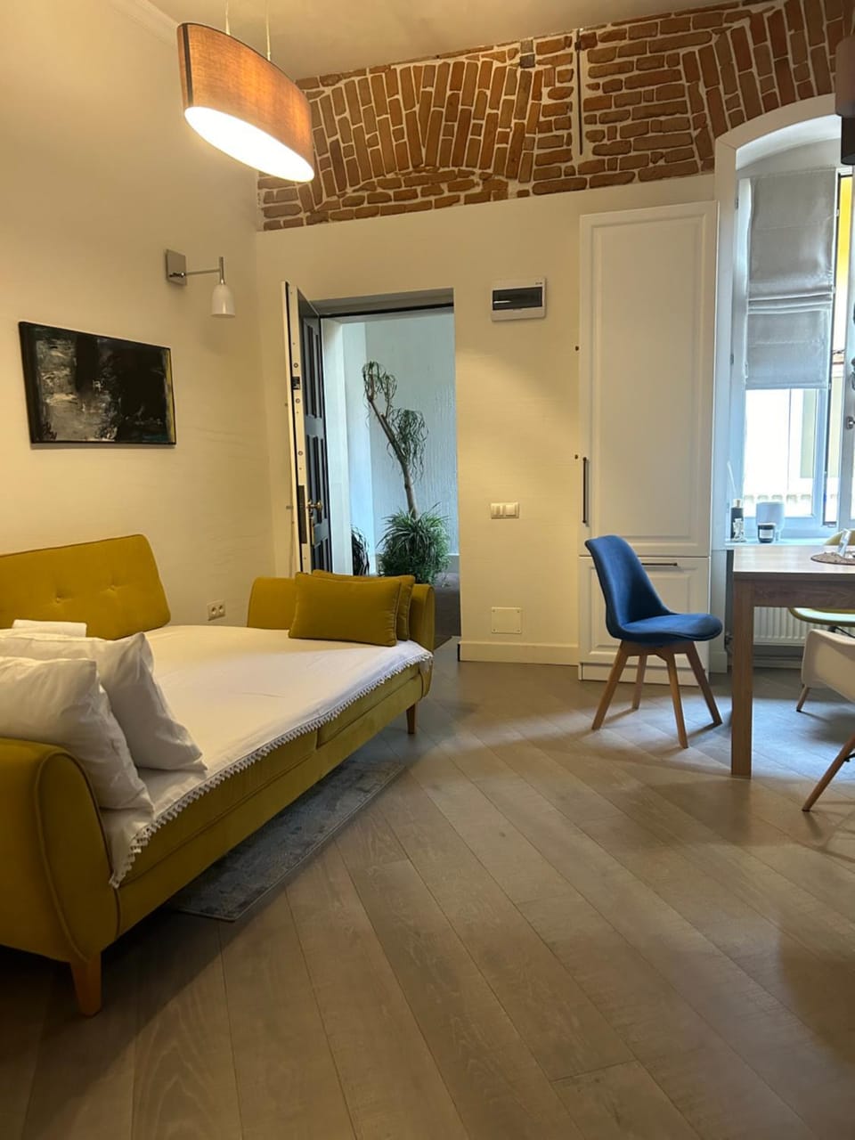 Bed, Living room, Photo of the whole room