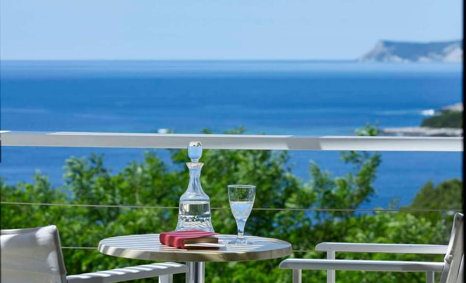 Villa Ioli- Beachfront Luxury Residence Villa in Peloponnese, Western Greece and the Ionian