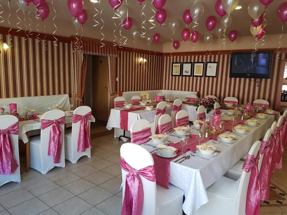 Restaurant/places to eat, Banquet/Function facilities, wedding