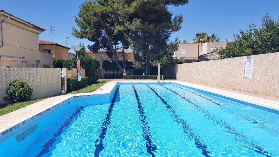 Swimming pool, Swimming pool