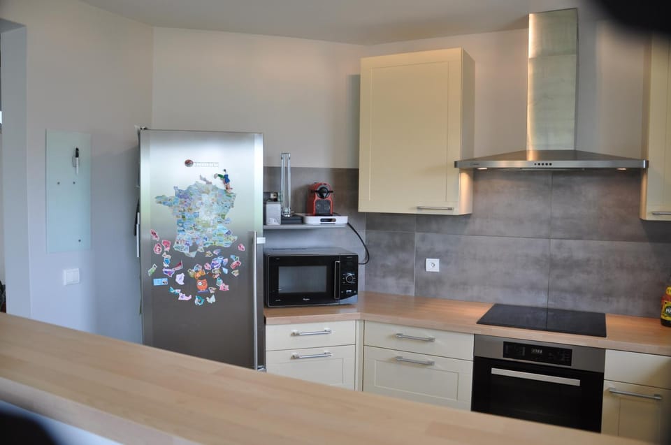 Kitchen or kitchenette, Communal kitchen