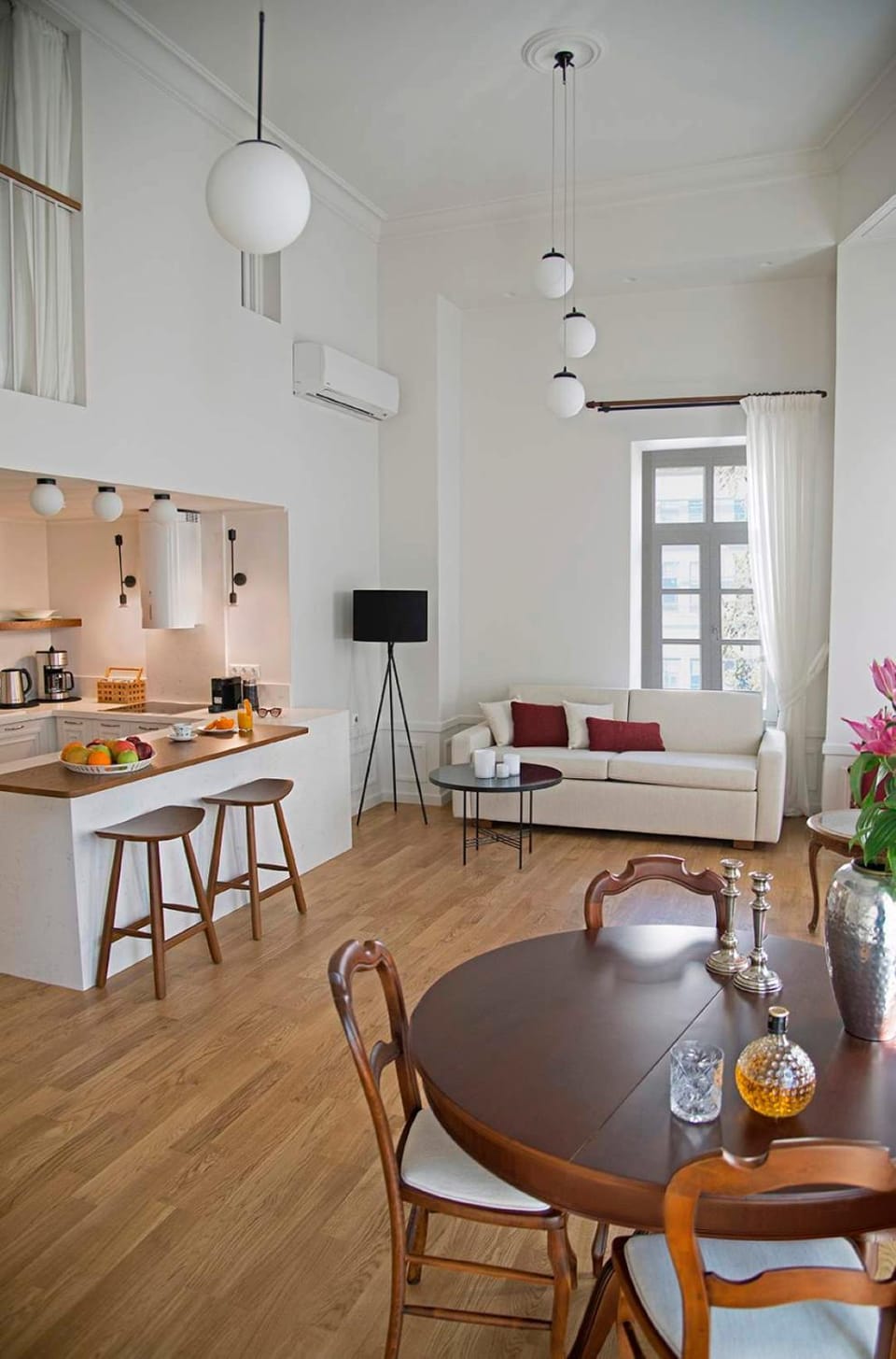 Kitchen or kitchenette, Living room, Dining area