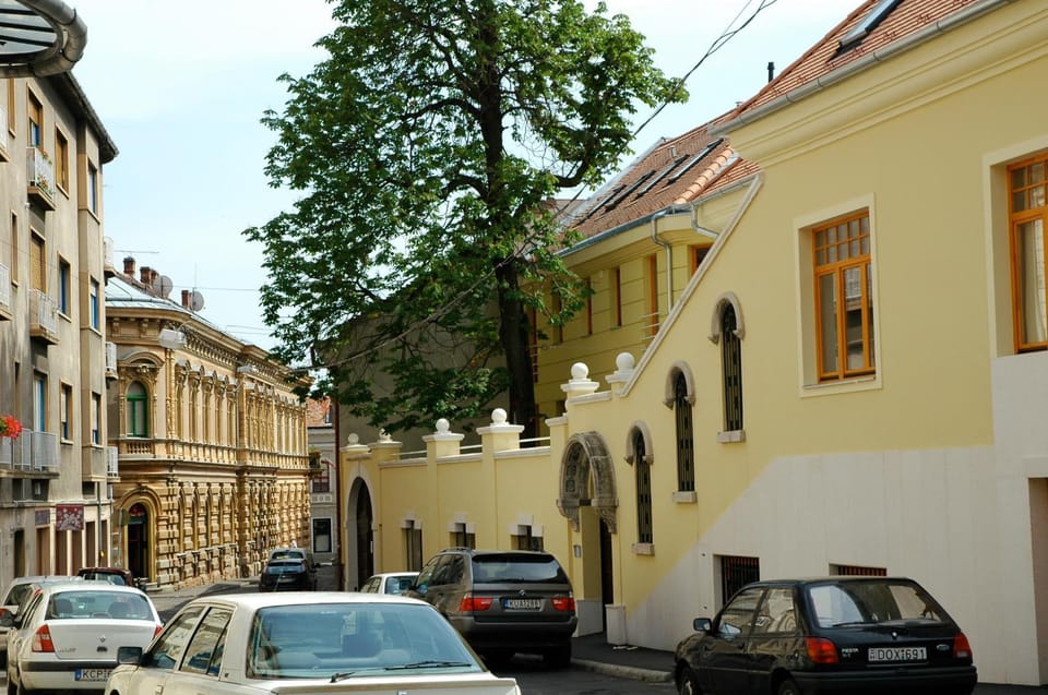 Facade/entrance