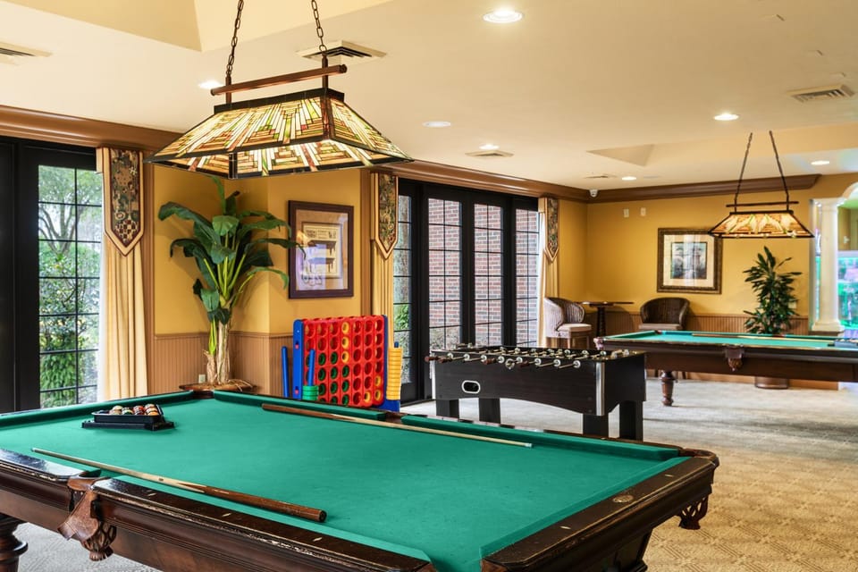 Billiard, Game Room