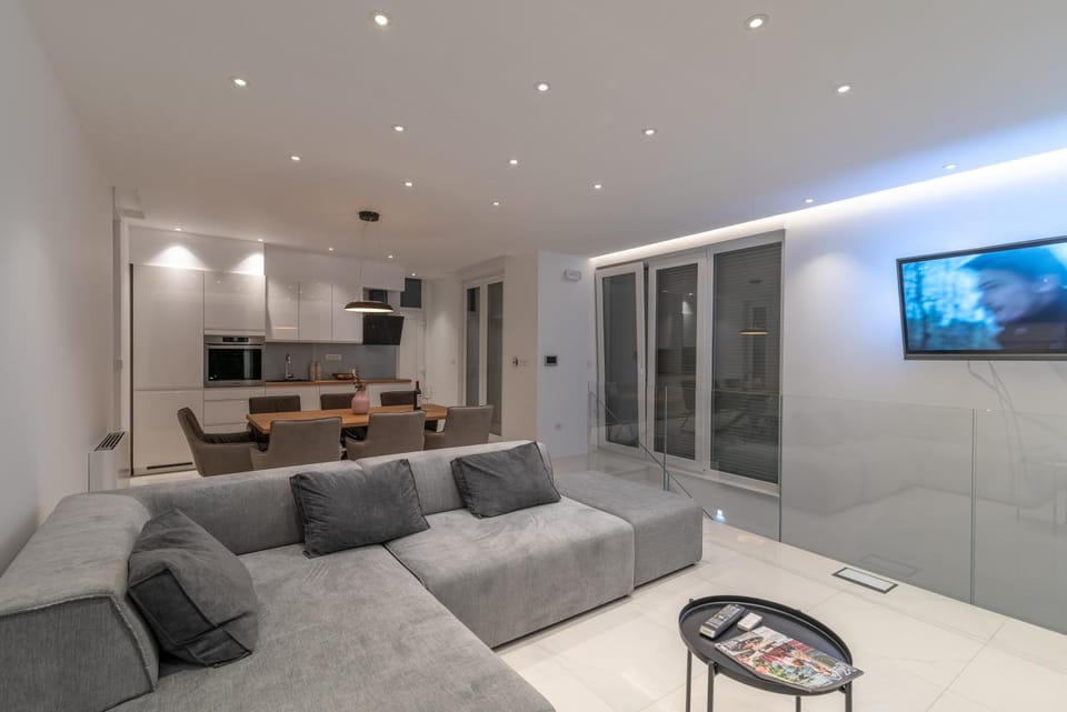 Communal lounge/ TV room, TV and multimedia, Living room, Lounge or bar, Seating area