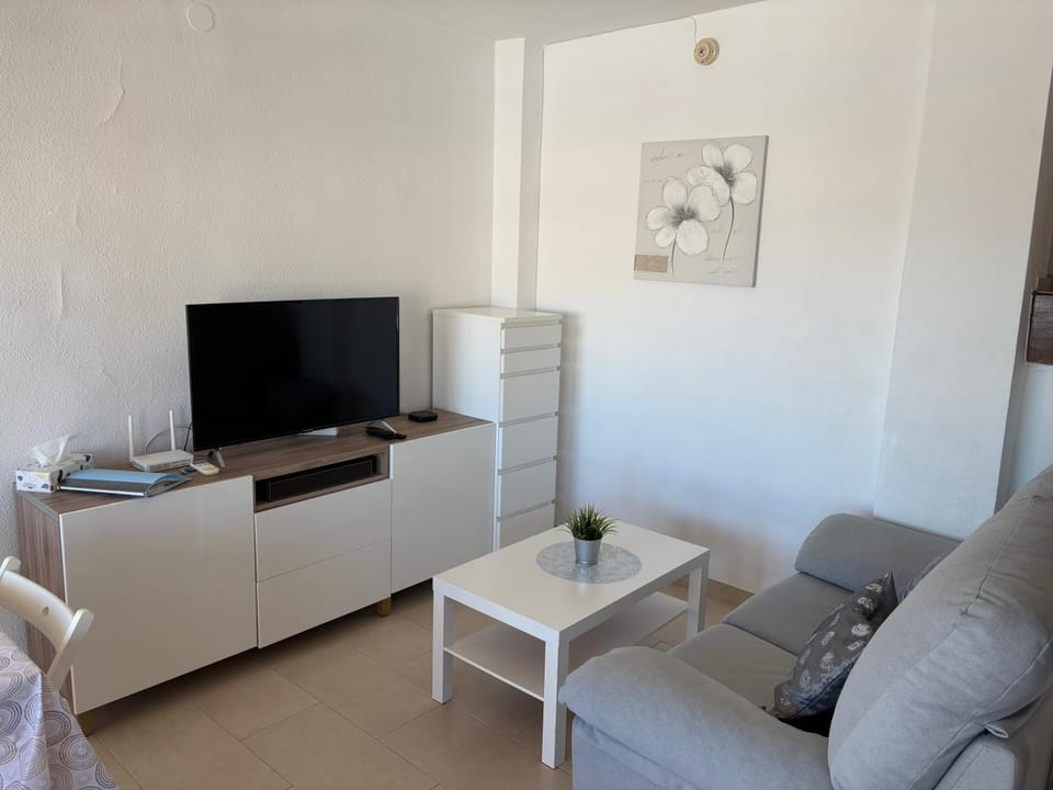 Communal lounge/ TV room, TV and multimedia