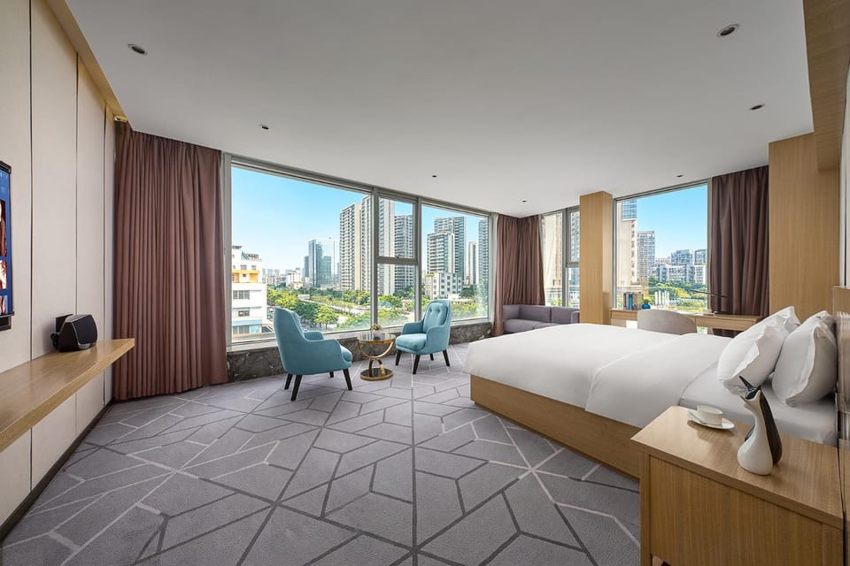 Bed, View (from property/room), Balcony/Terrace, Living room, Photo of the whole room, Seating area, Bedroom