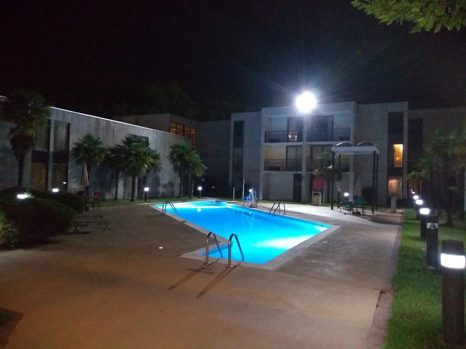 Swimming pool, Swimming pool