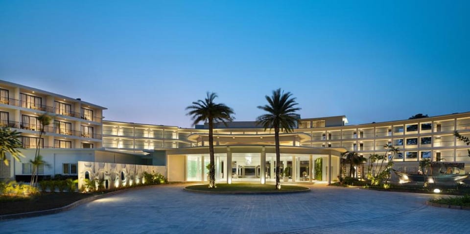 Property building, Facade/entrance