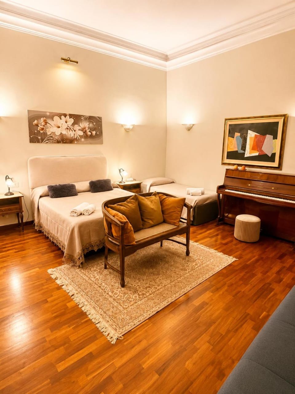 Bed, Photo of the whole room, Bedroom
