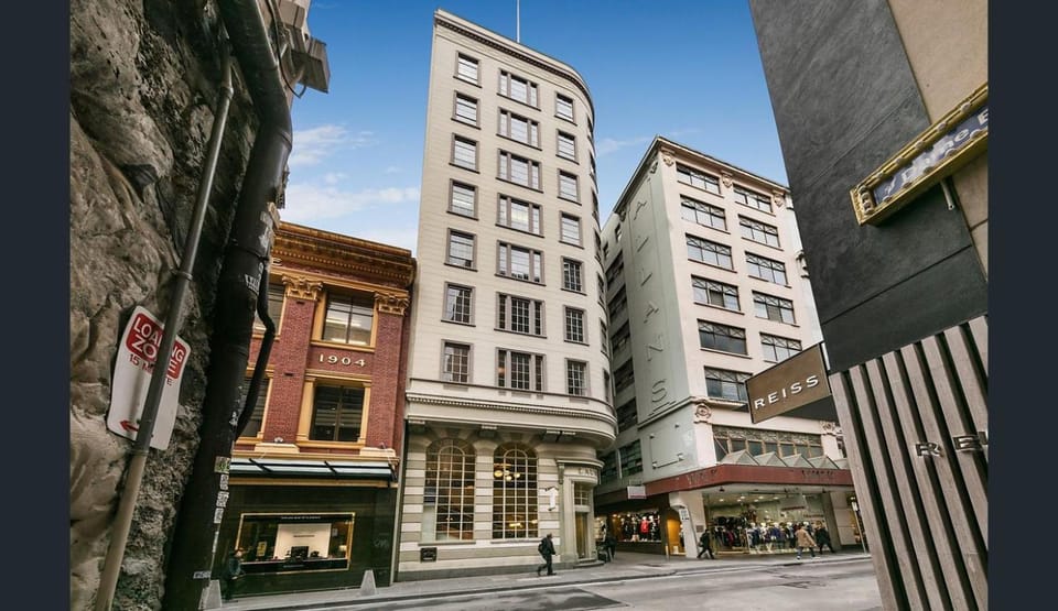 Spacious Designer Warehouse Melbourne CBD Apartment Apartment in Melbourne