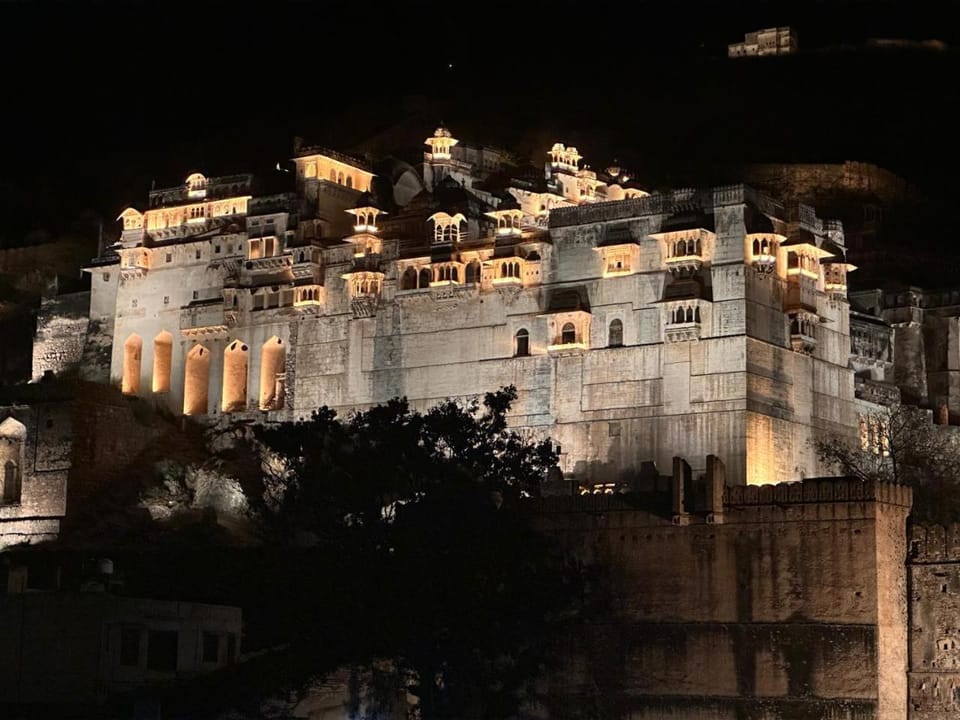 Nearby landmark, Landmark view
