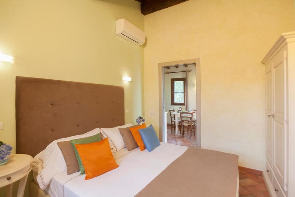 Bedroom, air conditioner