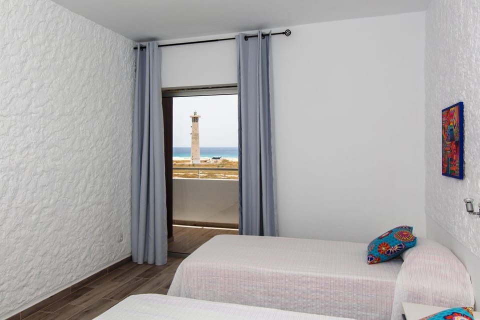 Bed, Balcony/Terrace, Photo of the whole room, Bedroom, Sea view