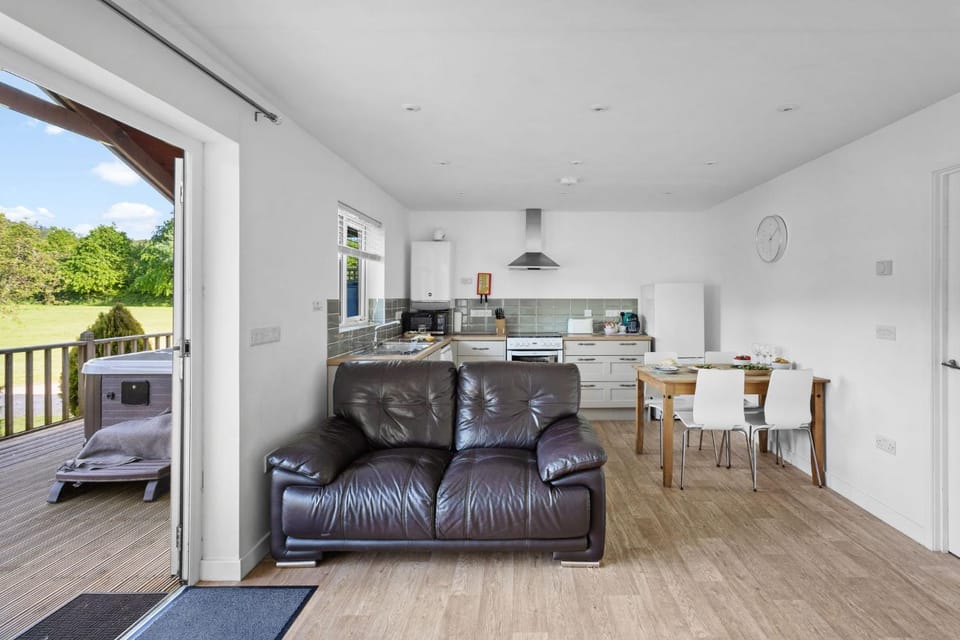 Patio, Kitchen or kitchenette, Living room, Seating area, Dining area