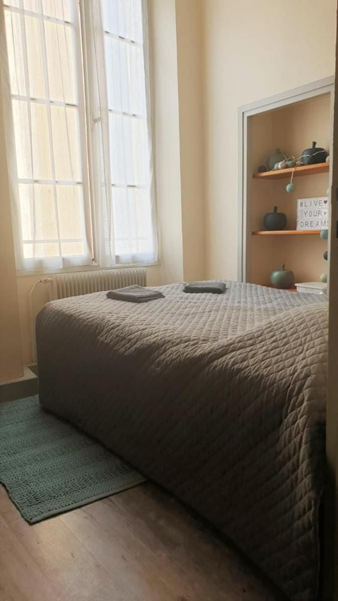 Bed, Bedroom