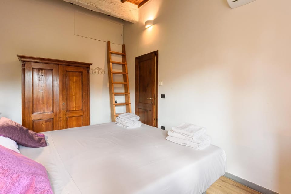 Bed, Photo of the whole room, Bedroom, towels, wardrobe