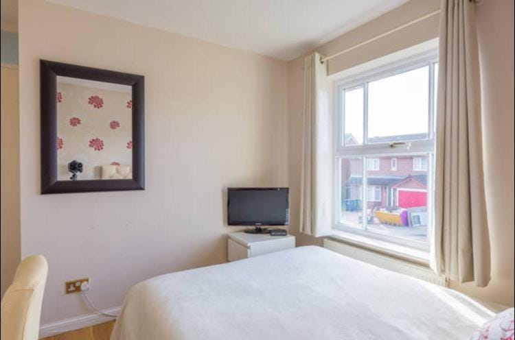 Comfy private room in shared house Vacation rental in South Cambridgeshire District