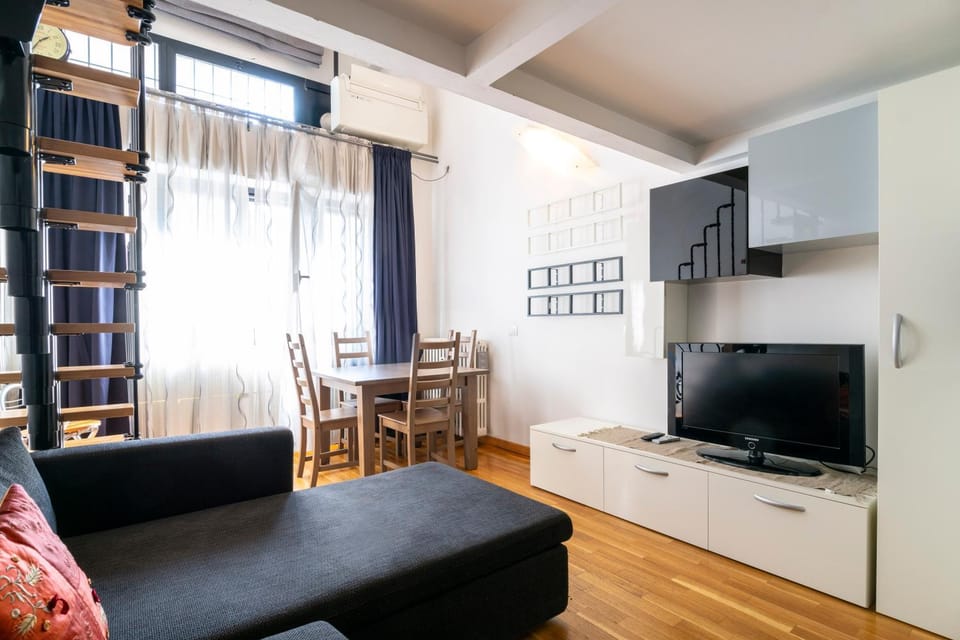 TV and multimedia, Living room, Seating area