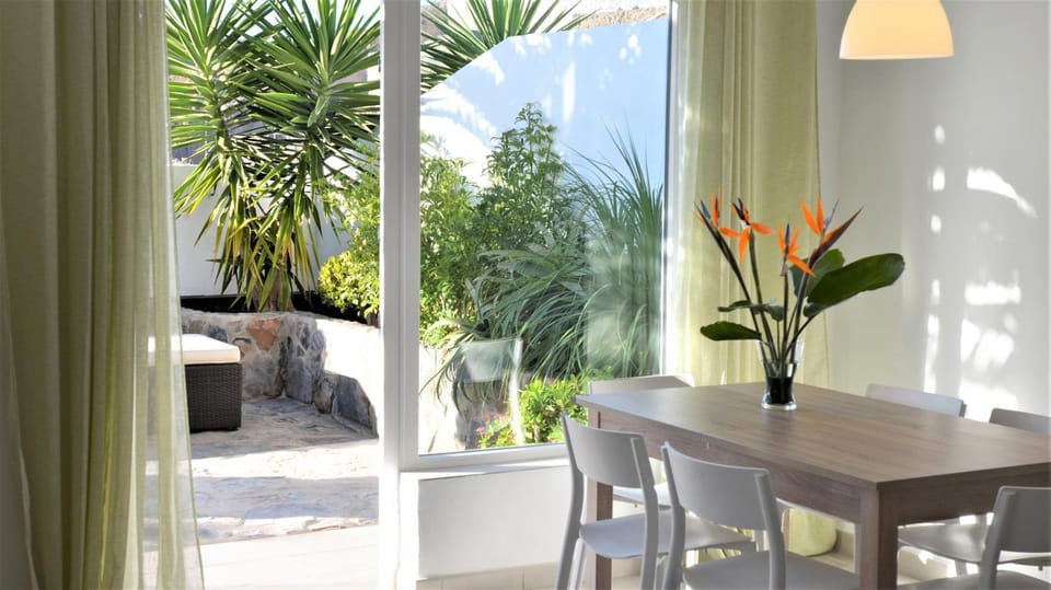 Patio, Living room, Dining area