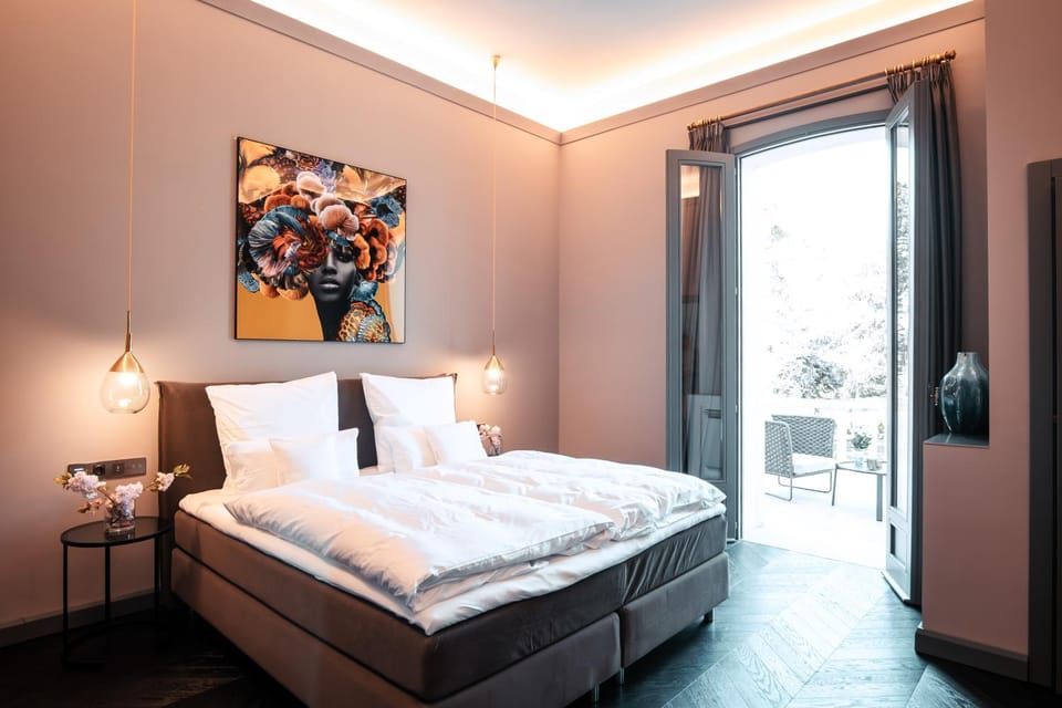 Bed, Photo of the whole room