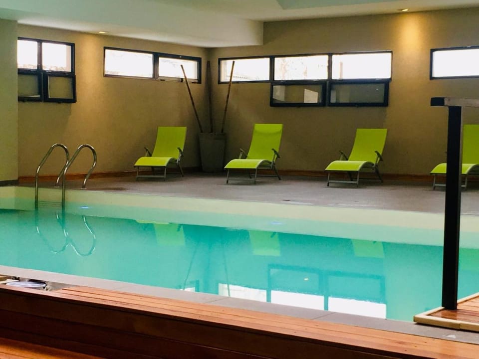 Swimming pool, Swimming pool