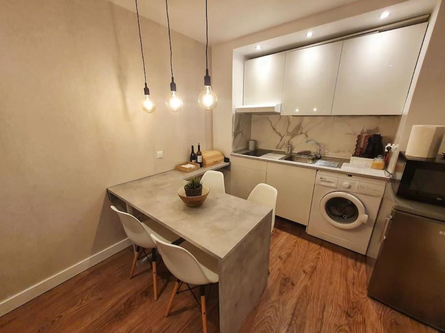 Old Town Apartment 5min to the beach Apartment in Guia