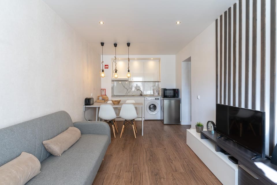 Old Town Apartment 5min to the beach Apartment in Guia