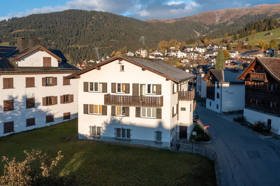 Property building, Facade/entrance, Off site