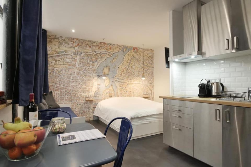 Amazing Comfy Studio - Canal Saint Martin Apartment in Paris