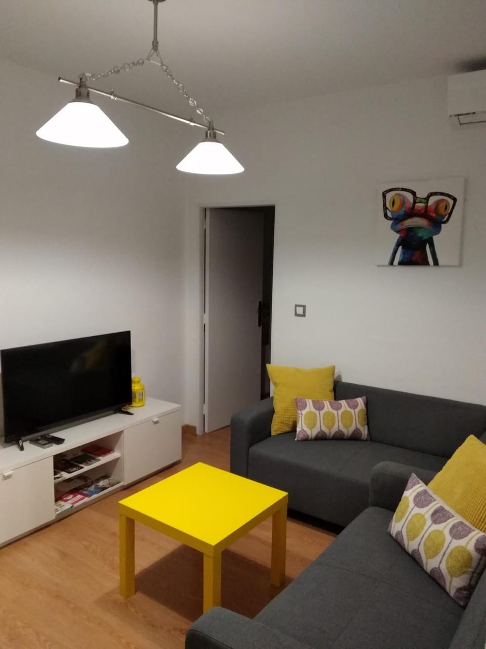 Communal lounge/ TV room, TV and multimedia, Living room