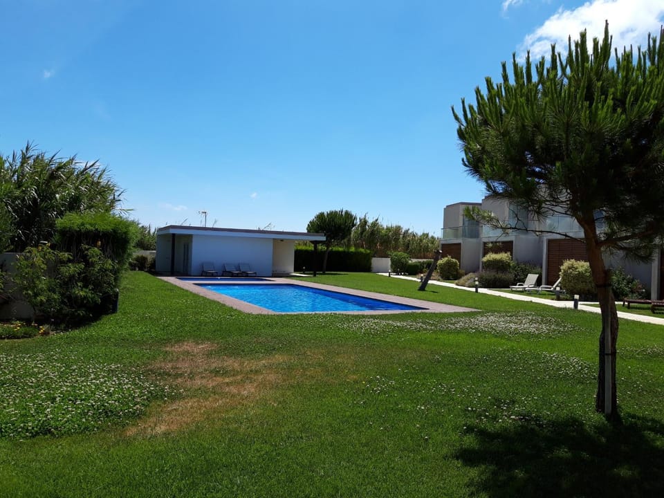 Garden, Swimming pool