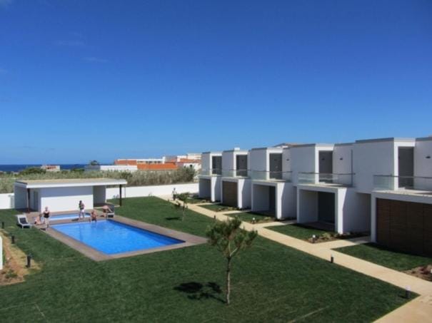 Property building, Sea view, Swimming pool