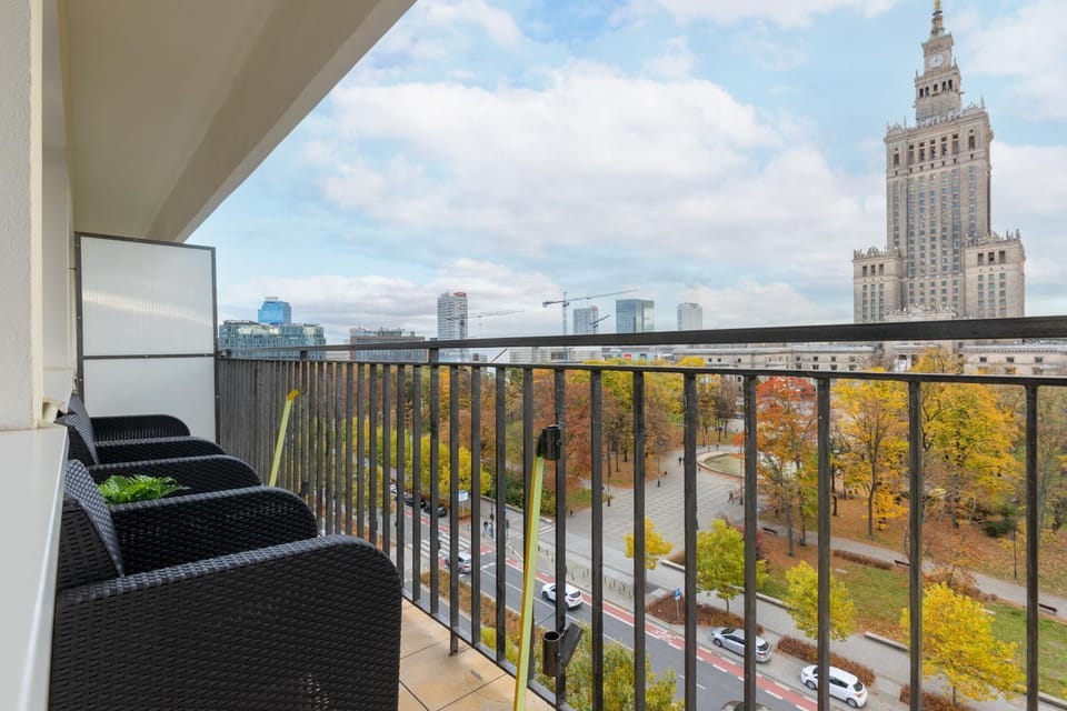 View (from property/room), Balcony/Terrace, City view
