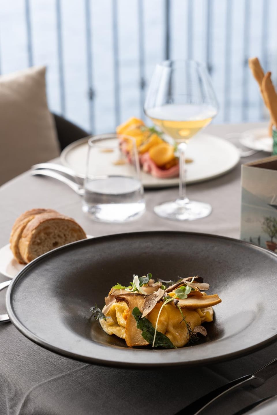 Restaurant/places to eat, Food and drinks, Lunch, Dinner