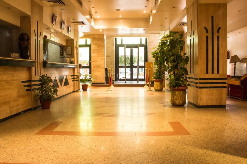 Day, Lobby or reception